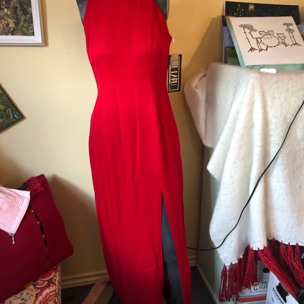 C H R I S T M A S !! Stunning NEW RED gown